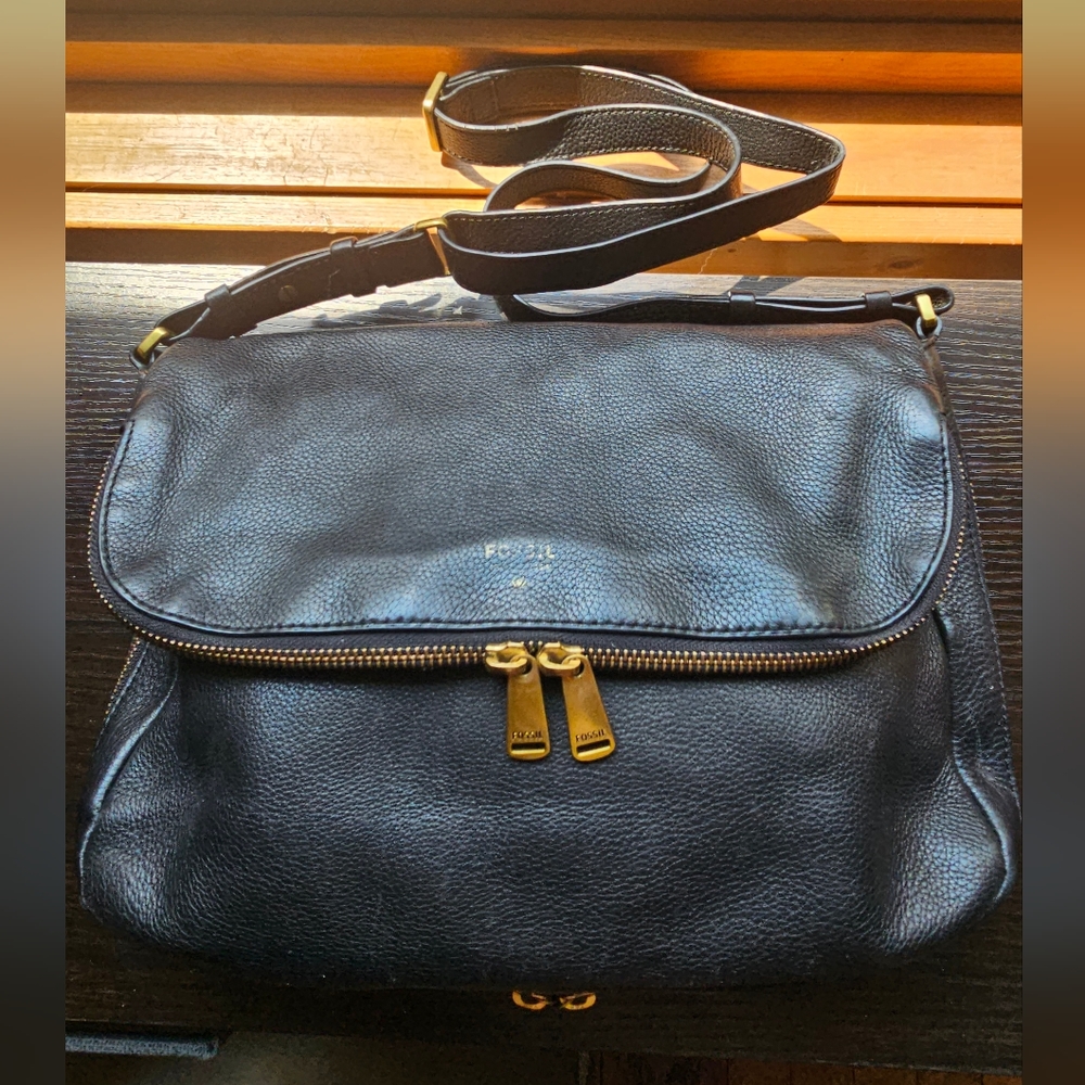 Fossil Preston Black Zippered Crossbody